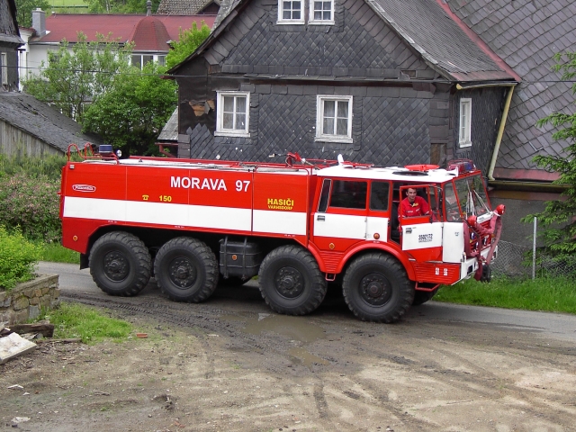 T813%2001.jpg